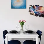 شقة Guestfirst Aurora Space-themed Escape