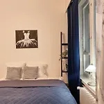 Guestfirst Aurora Space-themed Escape * هلسنكي