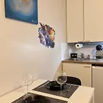 Guestfirst Aurora Space-themed Escape شقة هلسنكي