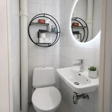 Guestfirst Aurora Space-themed Escape Huoneisto Helsinki