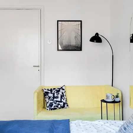 Apartment Guestfirst Aurora Space-themed Escape