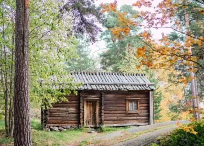 Guestfirst Aurora Space-themed Escape アパート